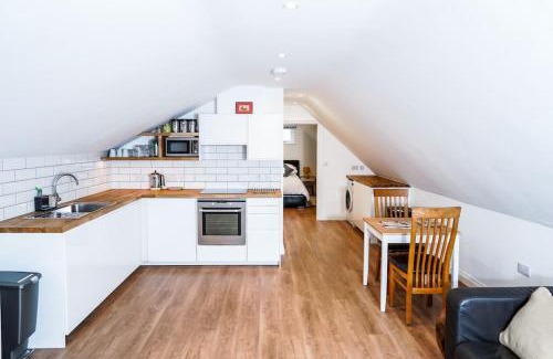 Kingsbridge Casa | The Loft Apartment @ Lower Coombe Royal