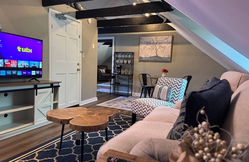 Downtown Apartamento | The Loft at East Patrick