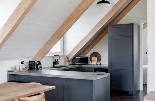 Berry Casa | The Loft at Linnaeus Farm Berry - by Linnaeus Collection