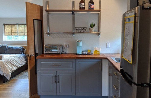 Richmond Casa | The Loft: Modern Open space in Southeast Portland