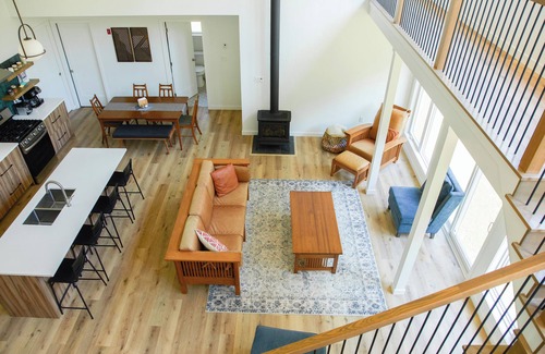 Selkirk Casa | The Loft on Birch Lane