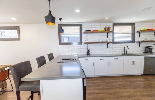 Walla Walla Apartamento | The Loft on Birch, Downtown Walla Walla, elegante condominio industrial moderno