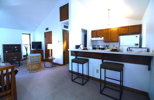 Victorian Village Casa | The Loft on Lundy | Short North Arts District