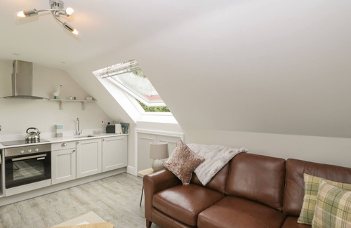 Hereford Cabaña | THE LOFT, romantic, luxury holiday cottage, with a garden in Hereford