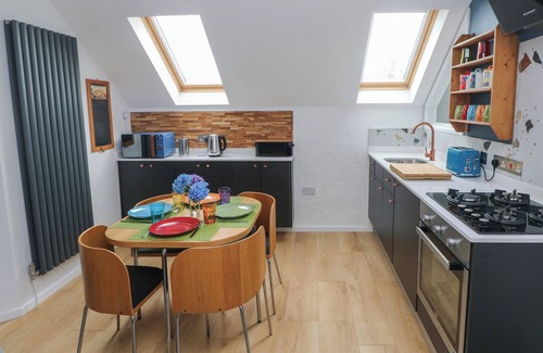 Saundersfoot Cabaña | The Loft @ Wisteria Cottage
