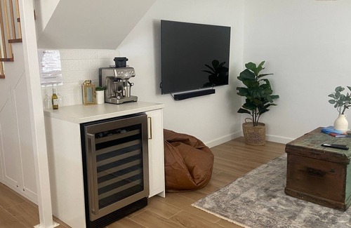 Jurien Bay Casa | The LoftA beautifully renovated cosy cottage, this charming little loft is the perfect mix of Hampto