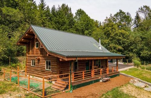 Stevenson Casa | The Log Cabin