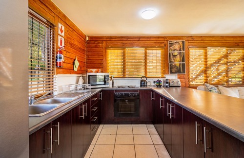 Stellenbosch Casa | The Log Cabin