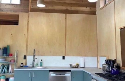Eureka Cabina | The Logger Cabin - Glamping on the Tobacco River
