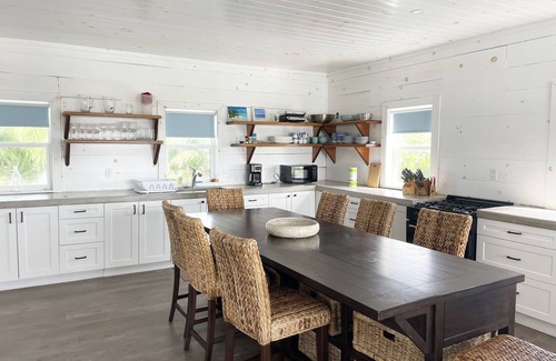 Hope Town Casa | The Loggerhead House at Turtle Hill Resort
