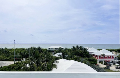 Hope Town Casa | The Loggerhead House at Turtle Hill Resort