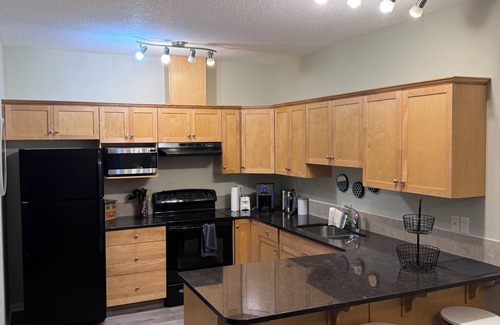 Medicine Hat Condominio | The London Oasis