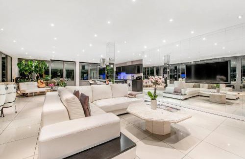 Brixton Hill Casa | The London Skyline Penthouse
