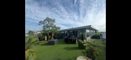 Brixton Hill Casa | The London Skyline Penthouse