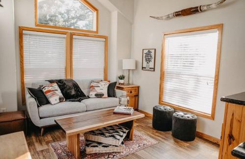 Austin Casa | The Longhorn Cabin - Cabins at Rim Rock