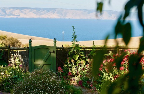 Cuttlefish Bay Apartamento | The Lookout at Cuttlefish Bay- a secret garden!