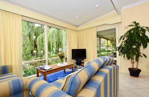 Cuttlefish Bay Apartamento | The Lookout at Cuttlefish Bay- a secret garden!
