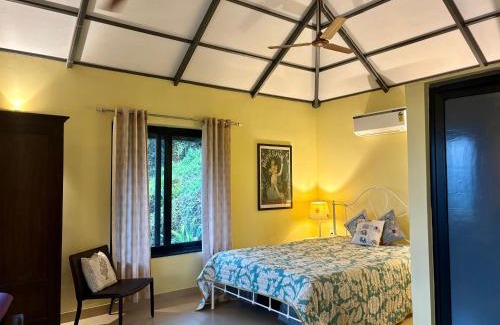 Maina Cabina | The Lookout, Hilltop Cottage
