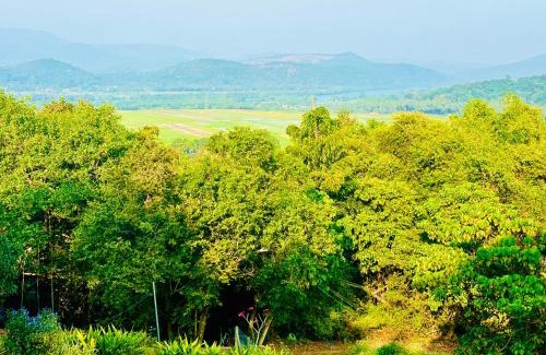 Maina Cabina | The Lookout, Hilltop Cottage