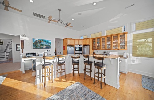 Charleston Casa | The Lookout- hot tub, heated pool, with marsh view