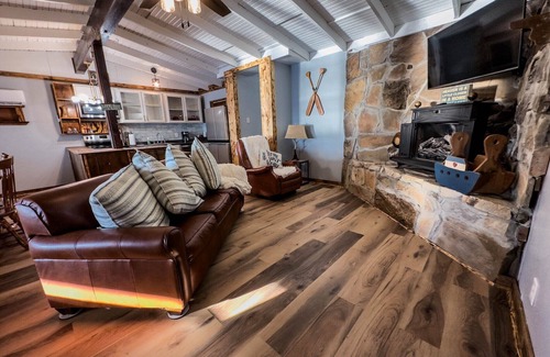 Avinger Casa | The Lookout Lake House