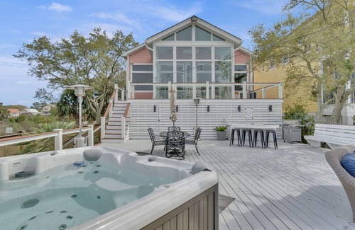 Charleston Casa | The Lookout- marsh views with pool/spa, 10 min to downtown Charleston and Folly!