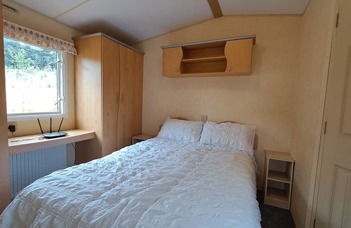 Castle Cabina | The Lookout - Park Home, Farm Park Stay