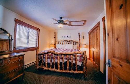 Grand Lake Casa | The Loose Moose Lodge #1 At Downtown Grand Lake