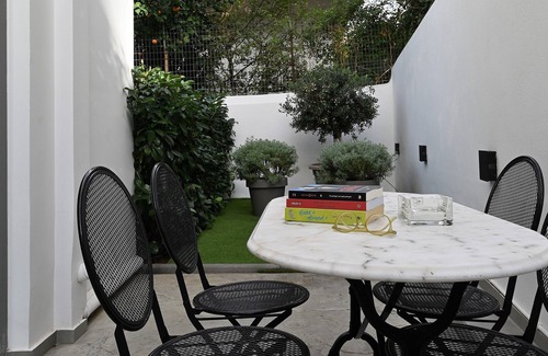 Athens Apartamento | The Lop Athens Holiday Luxury Suites