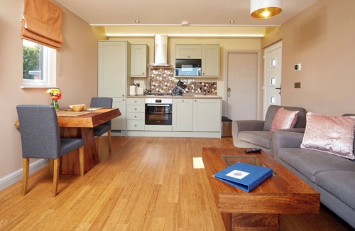 Fitling Cabina | THE LOTUS, pet friendly, character holiday cottage in Burton Pidsea