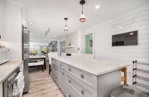 Niantic Casa | The Lounge House | Giants Neck Beach, Water Views and Coastal Comfort