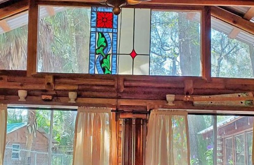 Nichols Cabina | The Love Lodge Private Cabin & Event Estate