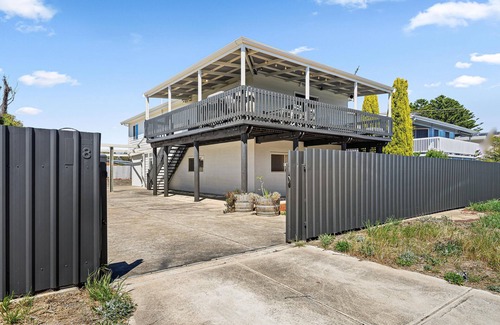Silver Sands Casa | The LoveShack ~ Silver Sands - Family Entertainer Surrounded by Sea, Scrub & Hills