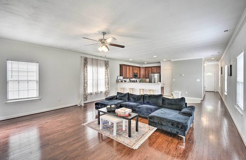 South Norfolk Casa | 'The Lucas:' Cheery House w/ Fenced Backyard!