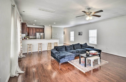 South Norfolk Casa | 'The Lucas:' Cheery House w/ Fenced Backyard!