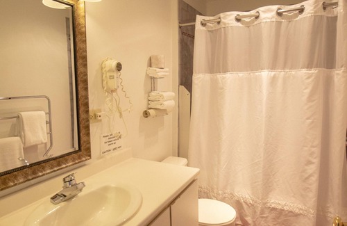 Lucerne-in-Maine Hotel | The Lucerne Inn