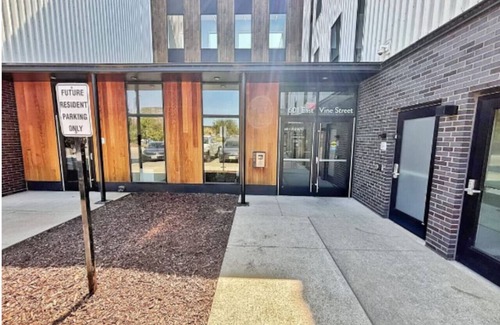 Downtown Des Moines Apartamento | The Luxe Black Haven (340)