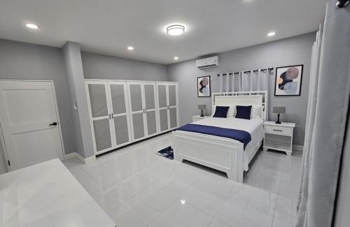 May Pen Apartamento | The Luxe Paradise