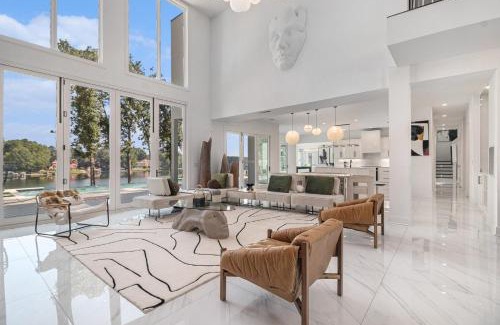 Jonesboro Apartamento | The Luxe Waterside Retreat