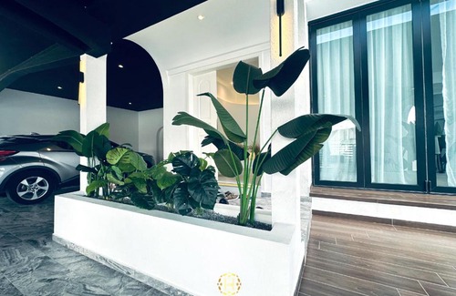 Malacca City Villa | The Luxurious 168 Cruise, Melaka