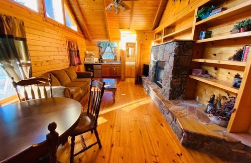 Eureka Springs Chalet De Esquí | The Luxury Suite at Bear Mountain
