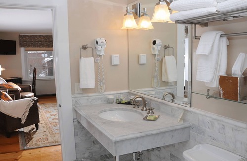 Lyme Center Hotel | The Lyme Inn
