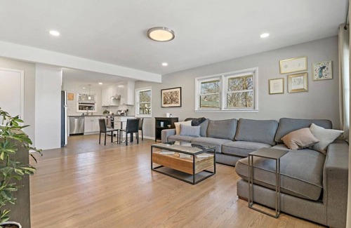 Waukegan Casa | The Lyons Woods Ranch