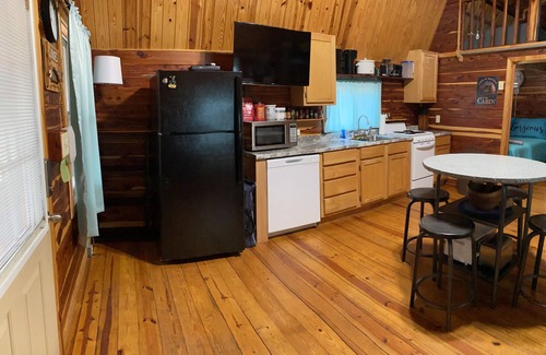 Board Camp Cabina | The Mabry’s Cabin in the Woods - Relax/Swim/Ride ATVs - Mena, AR