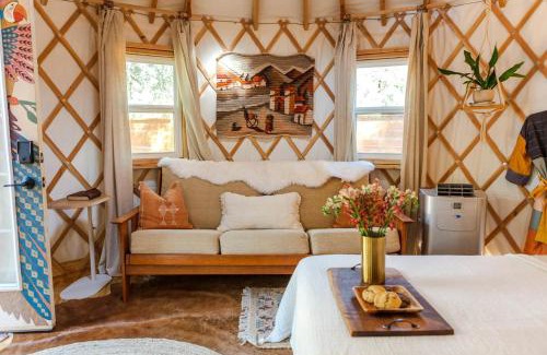 Lakeway Otro | The Macaw Yurt in Lakeway, TX