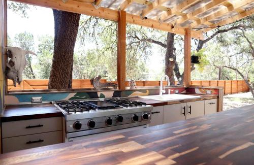 Lakeway Otro | The Macaw Yurt in Lakeway, TX