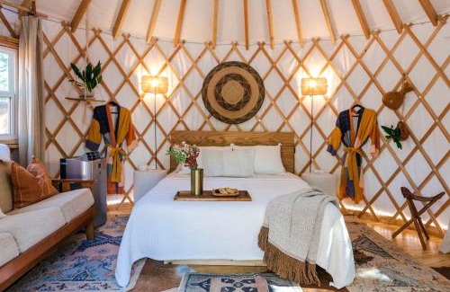 Lakeway Otro | The Macaw Yurt in Lakeway, TX