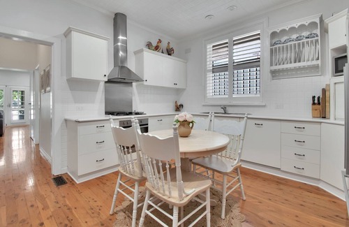 Turvey Park Casa | The Macleay - Poolside Entertainer, Pets Allowed