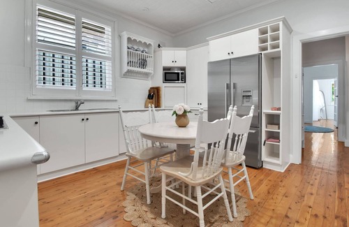 Turvey Park Casa | The Macleay - Poolside Entertainer, Pets Allowed