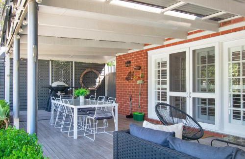 Turvey Park Casa | The Macleay - Poolside Entertainer, Pets Allowed